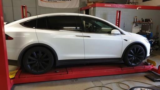 MAK 20 inch Tesla Model X.jpg